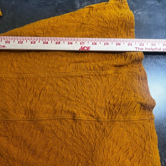 Anthropologie Ett:Twa Wesley Gold Textured Short Sleeve Blouse Size Medium - Picture 6 of 7